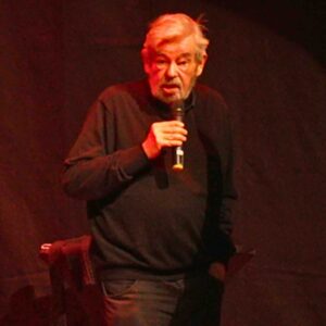 Maarten van Rossem tijdens de live podcast in Rucphen